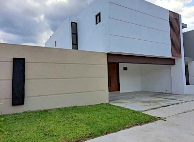 Casa en Bosques de Conkal, mod. 100