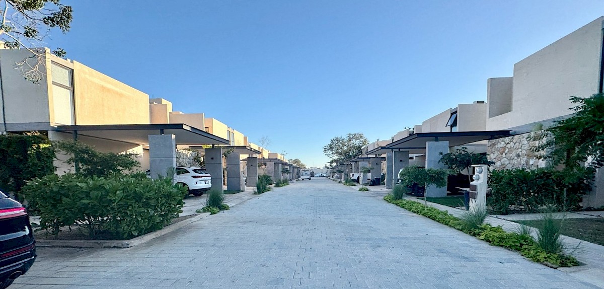 NAIA · Casas dentro de privada en Conkal