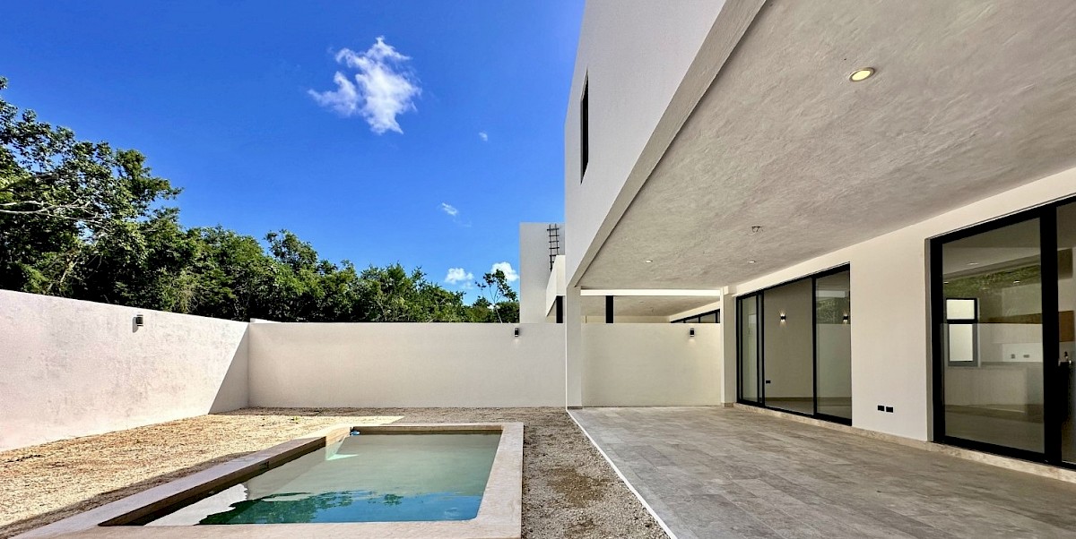 PROVINCIA · Lotes y residencias en privada con campo de golf