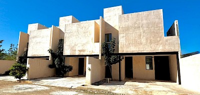 Townhouse en Urbano, Dzityá