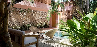 Casa Luciérnagas, Centro