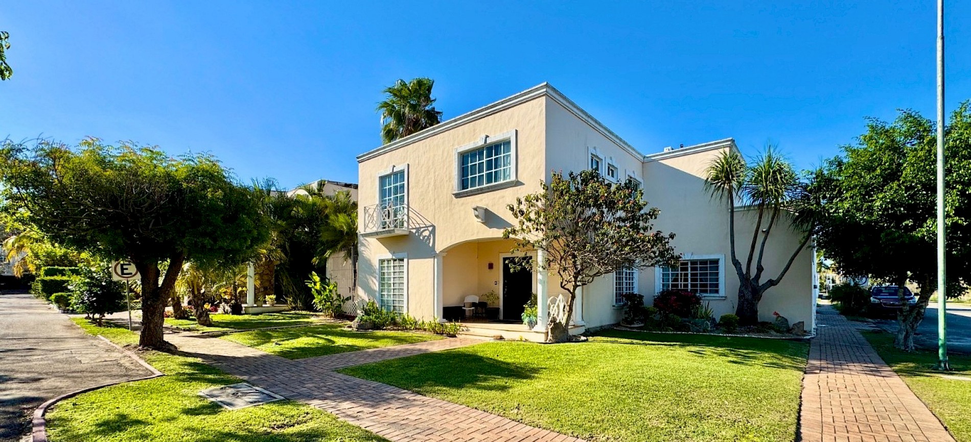 Residencia en Algarrobos