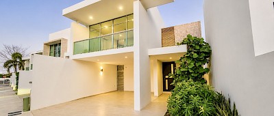 Casa en Altabrisa Residencial, mod. Alta